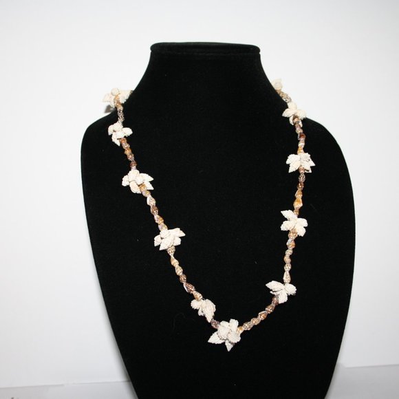 Vintage shell necklace 36" - Picture 2 of 3